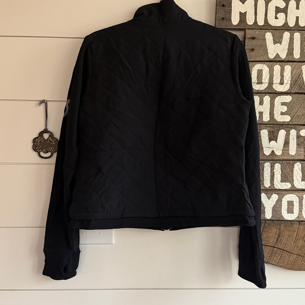 NWT Peloton Make your own mark run jacket size large - Picture 3 of 6